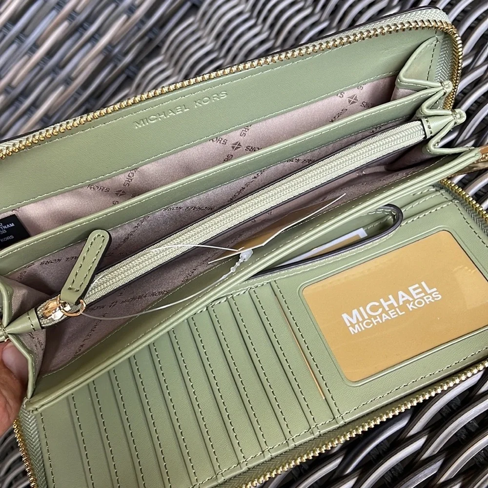 Michael Kors Jet Set Travel Large Travel CONTINENTAL Light Sage